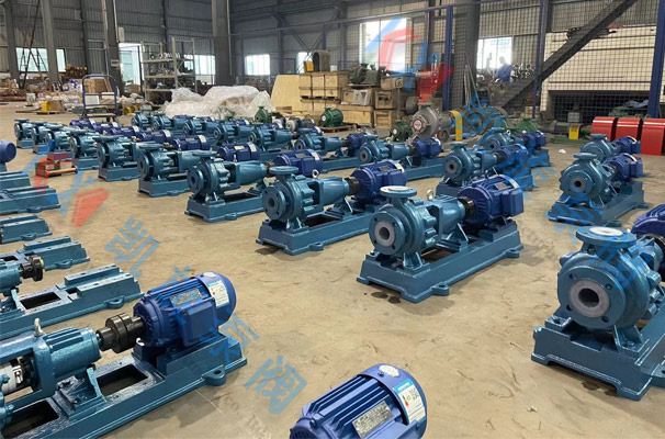 IHF氟合金離心泵發貨現場